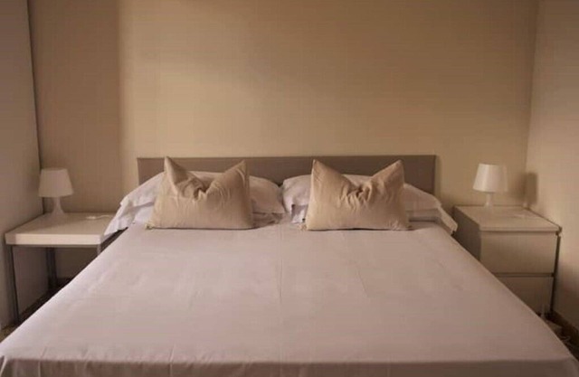 Cozy apartment with 3 bedrooms located in the historical part of the city