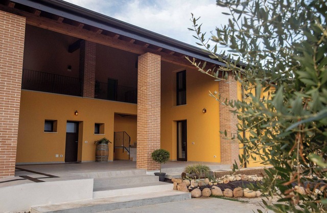 Cozy apartment with vineyard view near Lake Garda and Gardaland
