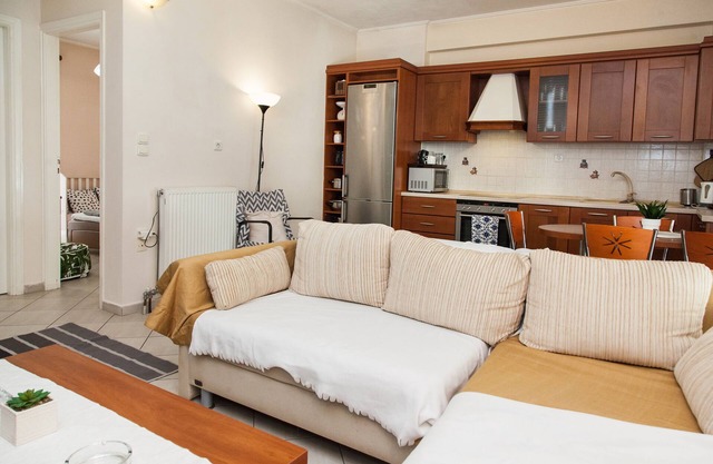 Cozy apt in Peristeri near Metro station
