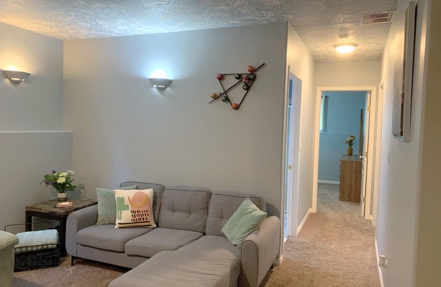 Cozy Basement Suite close to Downtown