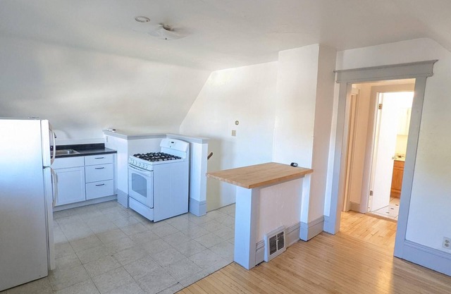 Cozy Bay View Crashpad