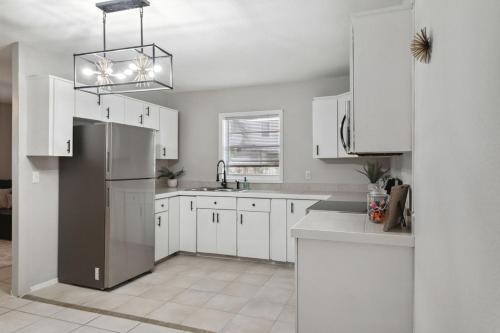 Cozy Bayshore - A Home Away From Home!