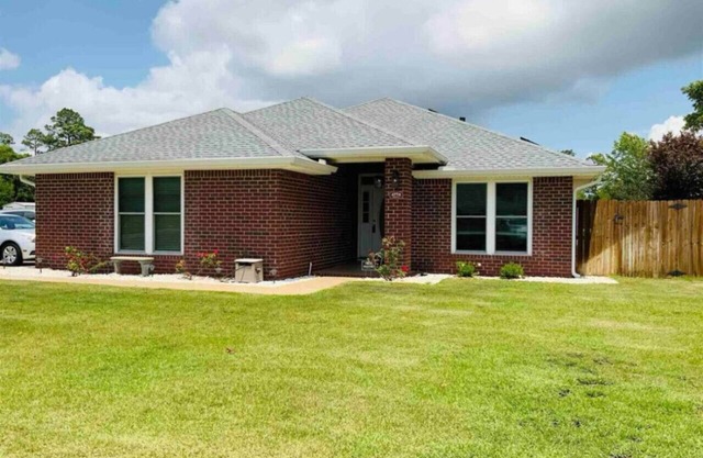 Cozy Beach Retreat w/Pool & Ping Pong Table