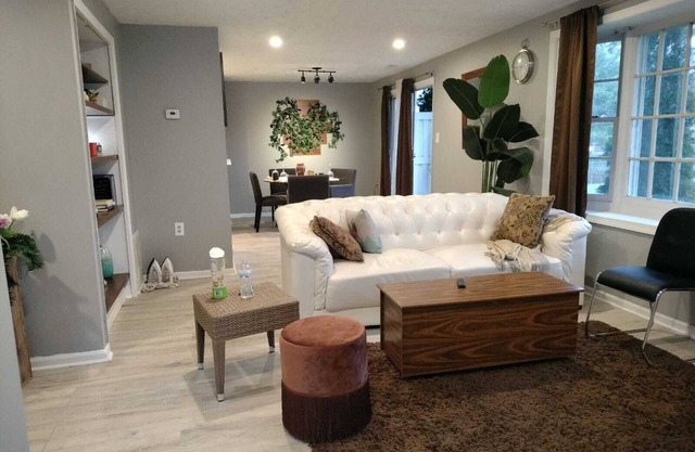 Cozy Beautiful Luxury Townhouse