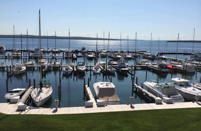 Cozy Boat House II Lake Charlevoix: Amazing Views and Pool