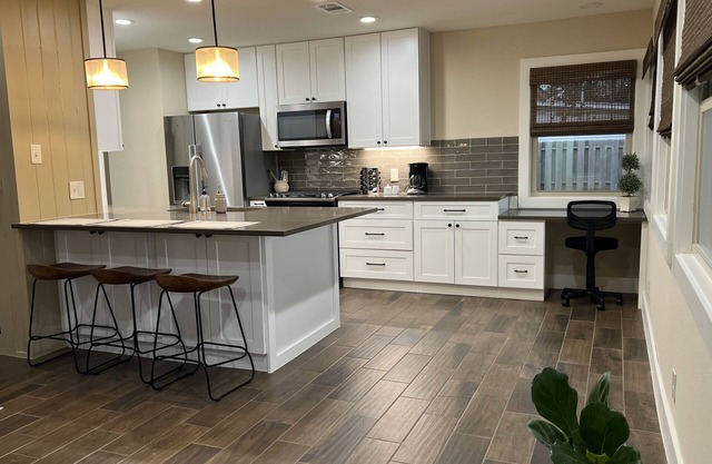 Cozy Boerne home just blocks from the Old No 9 trails and Main Plaza.