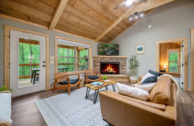 Cozy Boho Cabin with Hot Tub and Resort Amenities Access