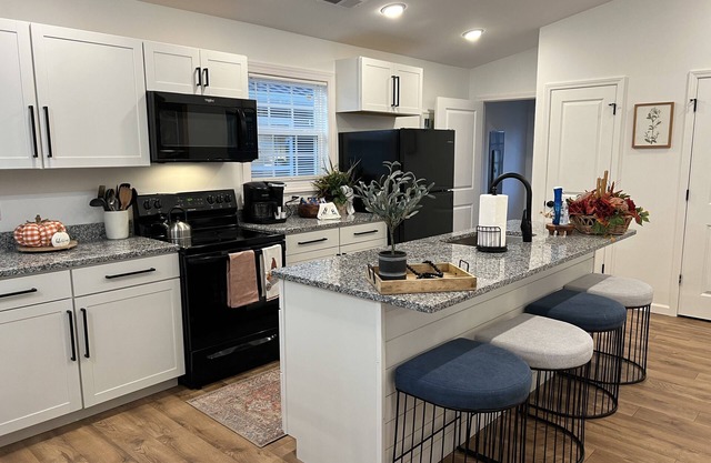 Cozy Brand New Home located 13 miles to Red River Gorge