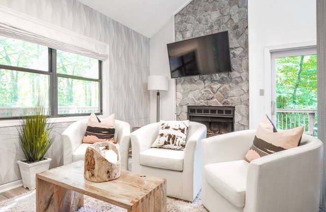 ★ Cozy Brookhaven Retreat ★ up to 8 Guests