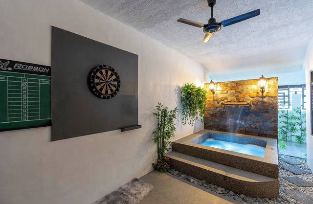 Cozy Bungalow with Jacuzzi
