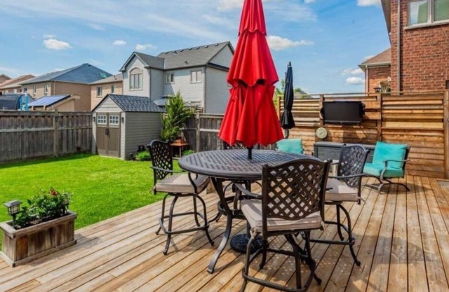 Cozy 1-bedroom with private washroom in a house