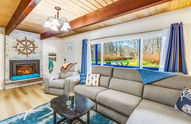 Cozy Cabin Close to Copalis Beach & the Pacific