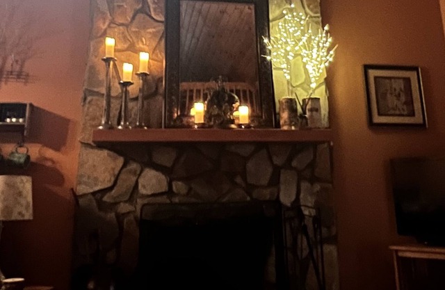 Cozy Cabin in gated community with private access to New River