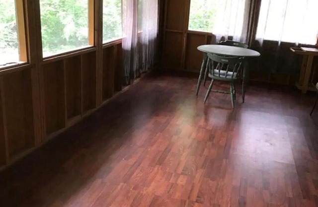 Cozy cabin located in Arnes, 5 minute walk away from the beach