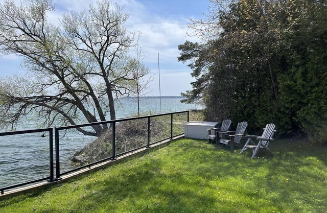 Cozy Cabin on Lake Ontario near Brighton / Prince Edward County