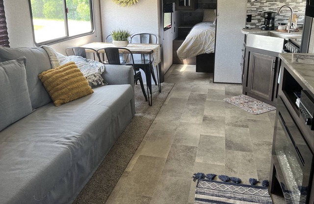 Cozy camper in the Lake Cumberland area