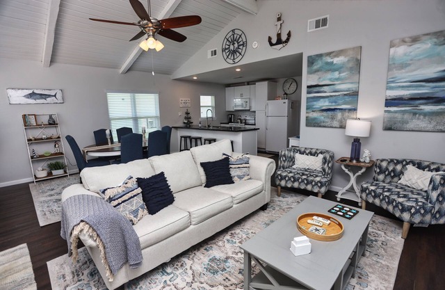 Cozy Canal home 2 minutes from the Beach and fishing in the backyard.