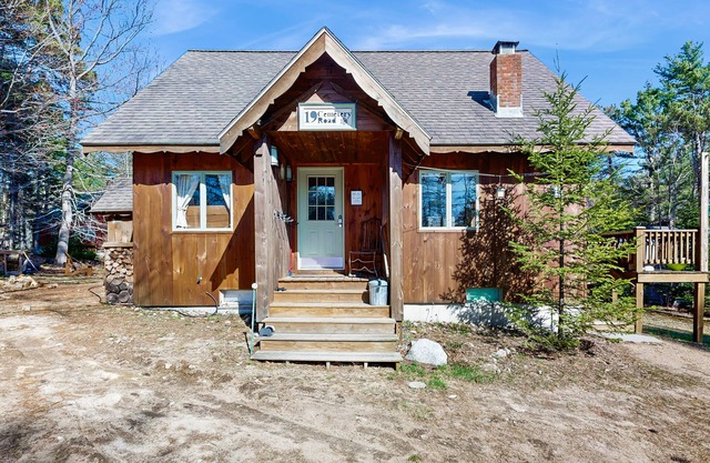 Cozy Chalet with Modern Comforts and Mountain Adventure Awaits