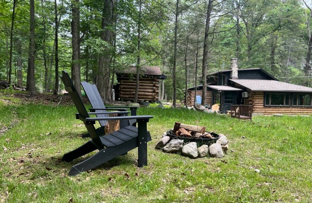 Cozy Chic Creekside Log Cabin
