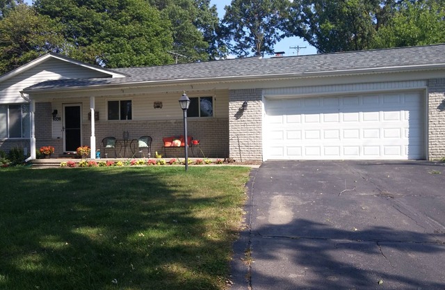 Cozy Clarkston Ranch with Room for 10, 5 bedrooms/beds