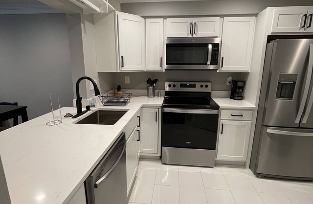 Cozy condo nestled between Washington DC and Baltimore