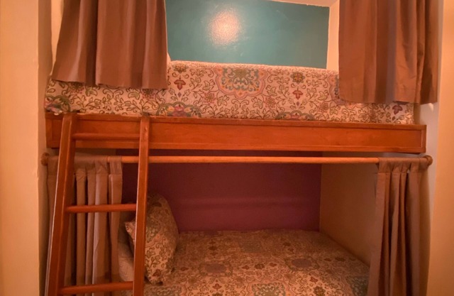 Cozy condo on quiet stretch of river near all the fun in New Braunfels, Texas