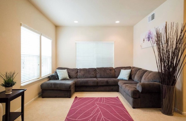 Cozy Condo with Lots Nearby - Bedroom 1 - Females Only
