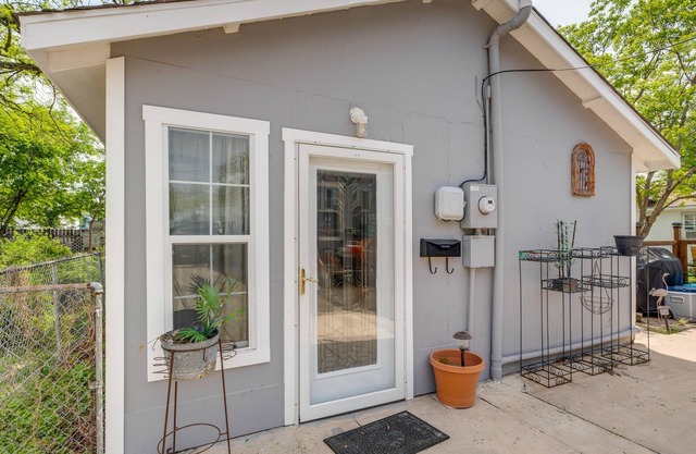 Cozy + Convenient San Antonio Home 5 Mi to Dtwn!