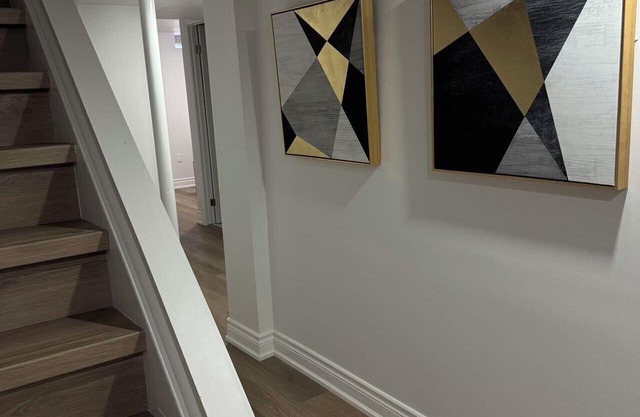 Cozy & Convenient Stay - Steps from Shops, Transit at Your Door