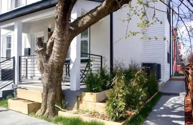 Cozy corner house in DC - Unit 2