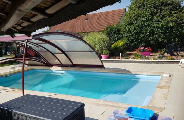 Cozy cottage between land and sea with outdoor swimming pool open from May to September