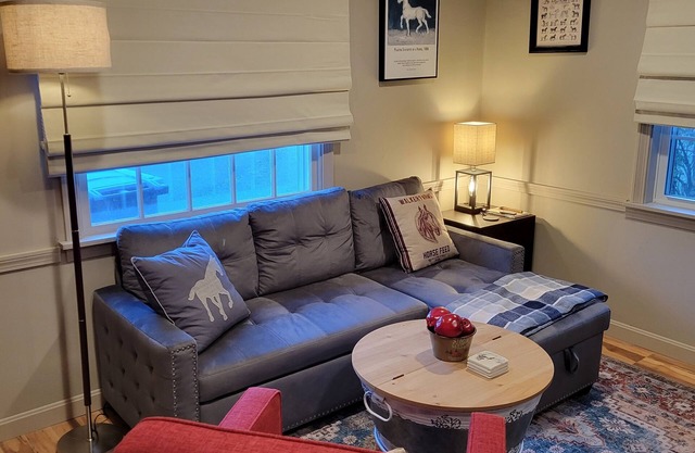 Cozy cottage on the river, minutes from skiing, horse events, and so much more!