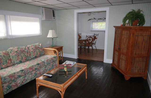 Cozy Cottage with fishing dock on the Indian River Lagoon New Listing