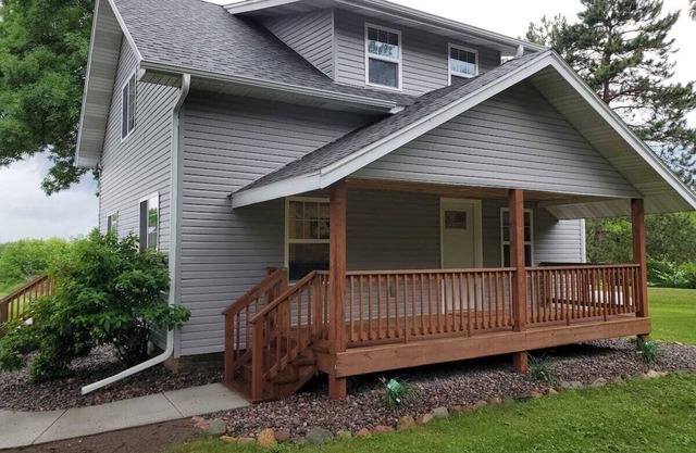 Cozy country charm with a convenient location