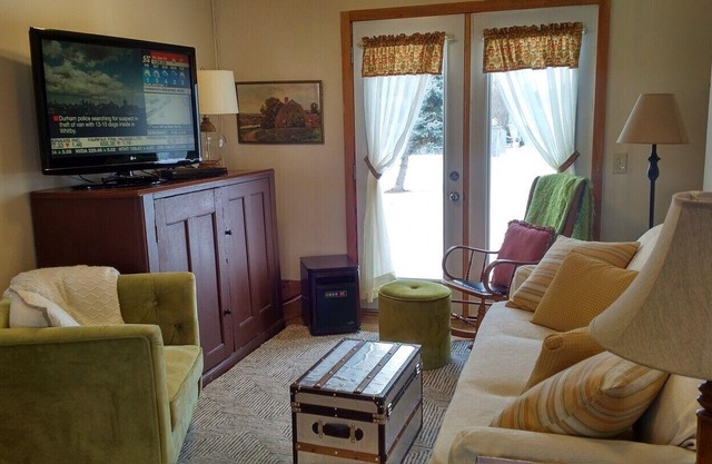 Cozy Country Cottage near Rice Lake