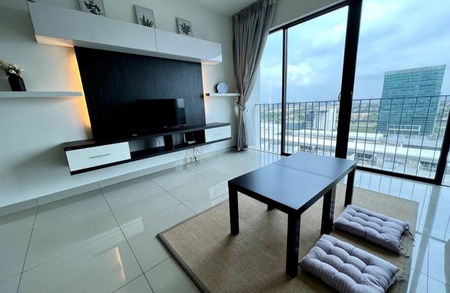 Cozy Couple Suite at Trefoil Setia Alam