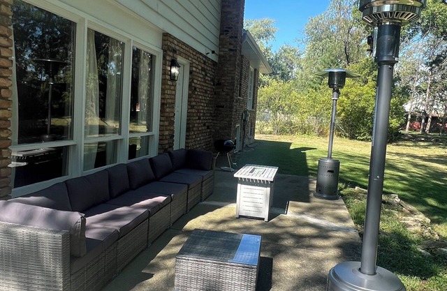Cozy Cul-de-Sac Home w Game Room