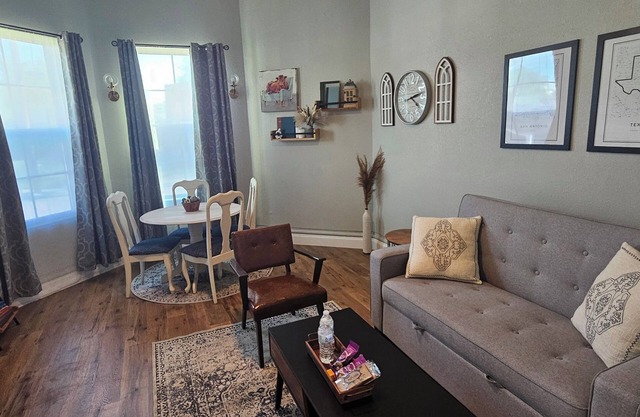 Cozy Downtown Duplex