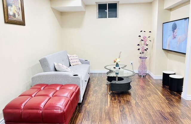 Cozy Entire Basement Apt in Pickering
