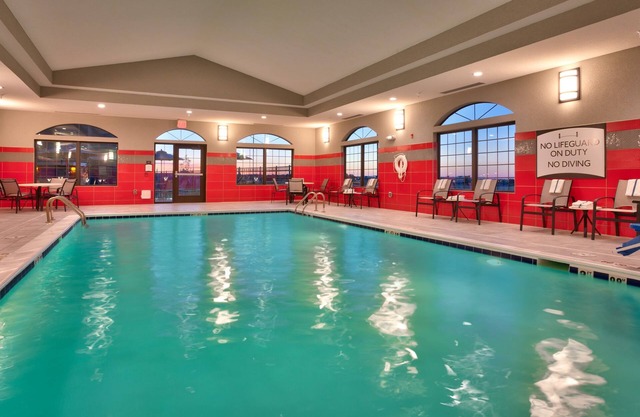 Cozy, Equipped, Spacious | Suite with FREE Breakfast, Hot Tub Access