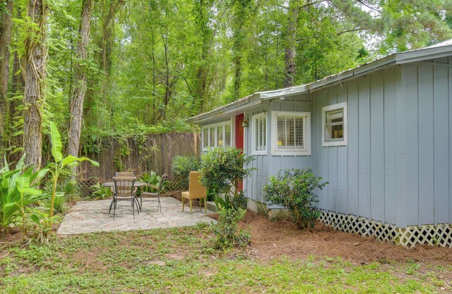 Cozy Fairhope Retreat w/Patio & Grill!