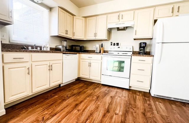 Cozy family friendly apartment just 1 mile away from FLW