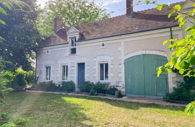 Cozy Family Home Near Beauval Zoo - Garden, Fireplace, All-Inclusive!