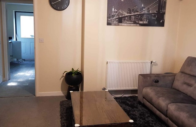 Cozy Family-sized Home Close to Shops, Forest Views, Stunning Location Free Wifi