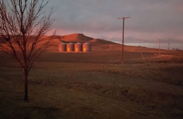 Cozy farmhouse in charming Great Falls with WiFi, AC
