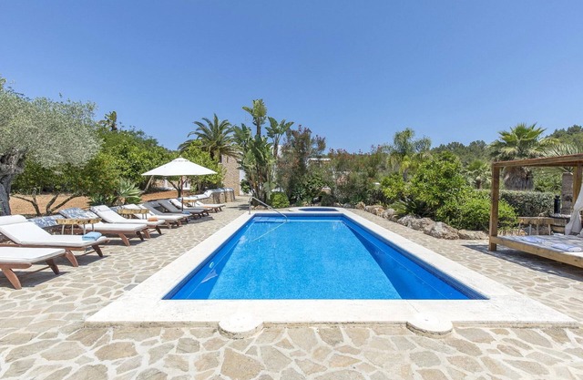 Cozy Finca house in Santa Gertrudis - great for groups and families
