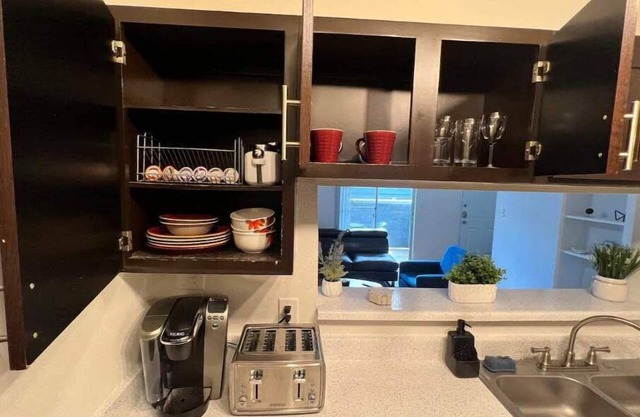 Cozy Fully Equipped Central ATX Apt