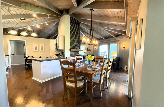 Cozy, Fun Hexagon Home on Wooded Lot in Fontana on Geneva Lake, Close to Lake