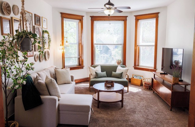 Cozy Getaway Chicago Oasis in PortagePark 5 BD/3BR