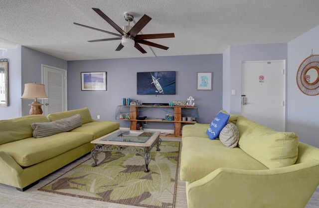 Cozy Ground Floor Pool Access 2BR/2B